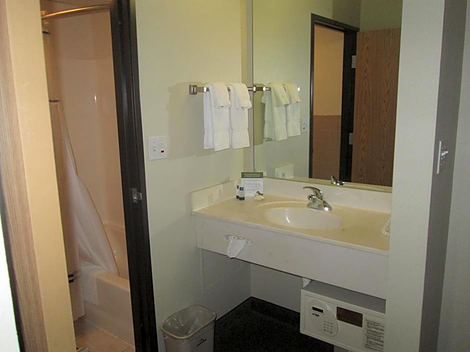 AmericInn by Wyndham Charlevoix