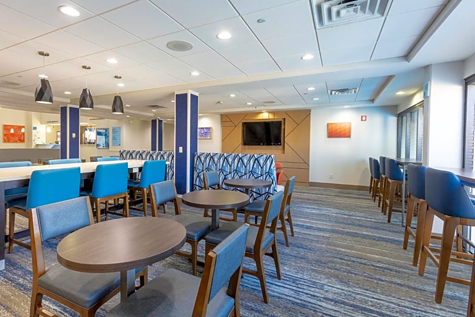 Holiday Inn Express Hotel & Suites Jacksonville Airport By IHG