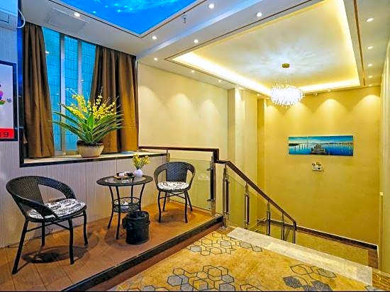 Guangzhou Longxiang Wisdom Hotel (Gangding Subway Station)