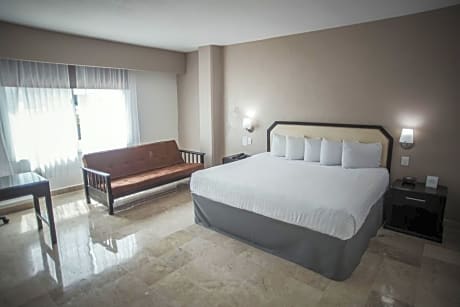 King Suite with Sofa Bed - Non-Smoking
