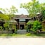 The Soemarsono Hotel by ZUZU