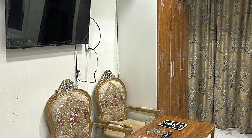 Hotel Blue Rock – Murree, IN