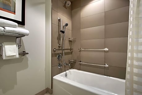 One Bedroom Kitchen Suite with Two Queen Beds and Sofa Bed