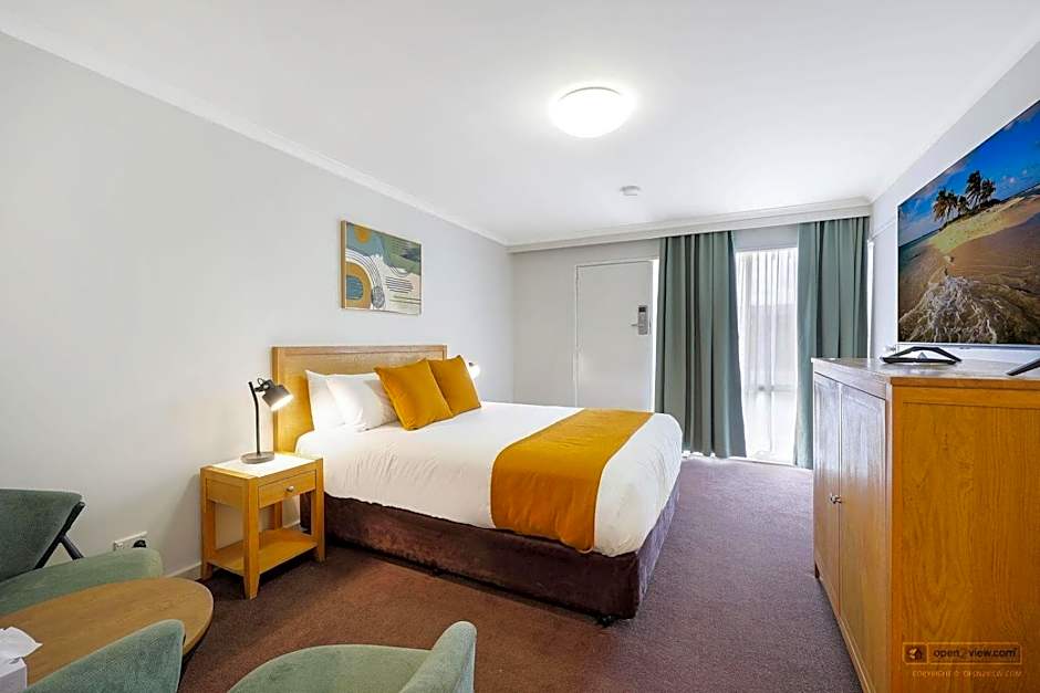 Photo 1 of 4 of Premium 1 Queen Bed