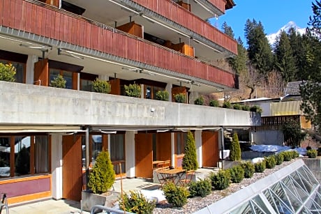 Elements Lodge