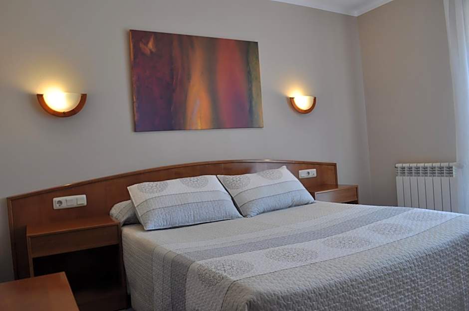 Foto 1 di 6 di 1 Double Bed or 2 Beds