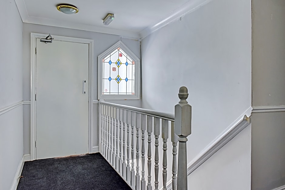 Lodge - Birmingham Airport & Nec