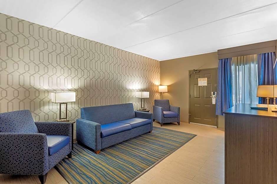 Best Western Plus Bowling Green