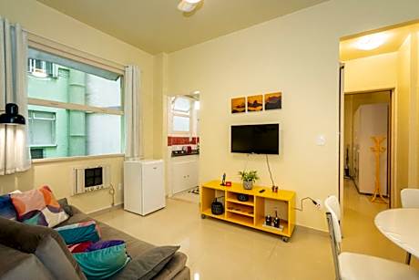 Confortavel apto a 280m da Praia de Copacabana RJ