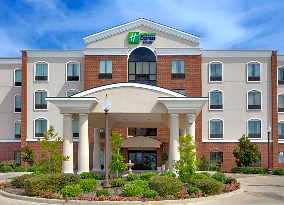 Holiday Inn Express Hotel & Suites Ennis