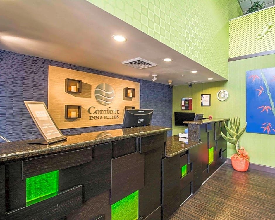 Comfort Inn & Suites Lantana - West Palm Beach South