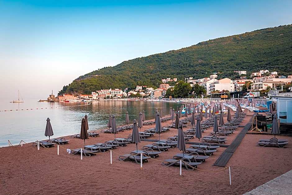 Hotel AMI Budva Petrovac