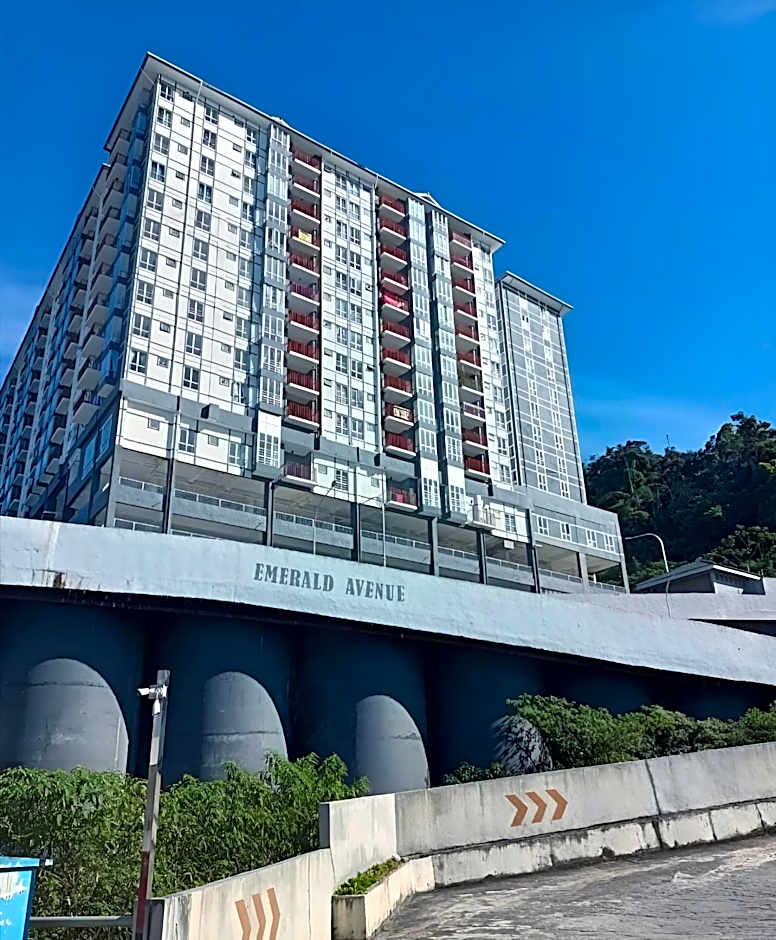 D'Elegant Suite - Emerald Avenue