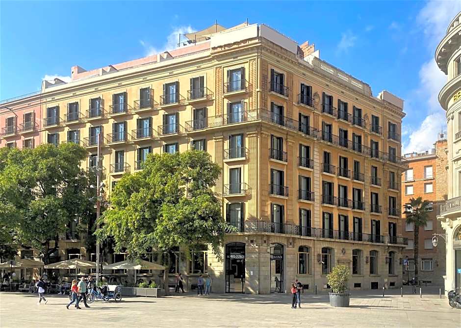 Lamaro Hotel