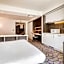 B&B HOTEL Mons Centre