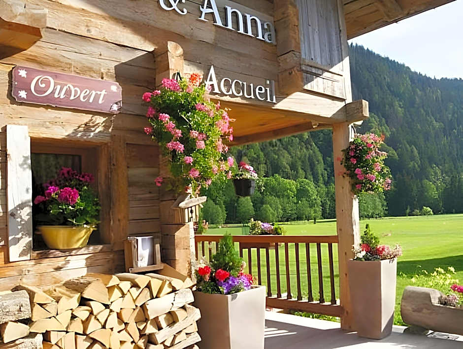 Chalet-Hotel Les Fermes de Pierre & Anna