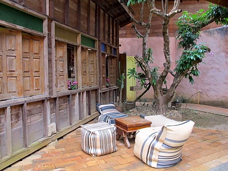 Hotel Des Artists Rose Of Pai