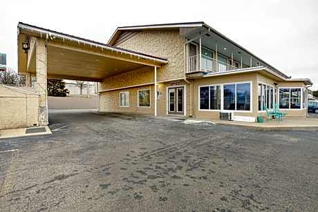 OYO Hotel Branson MO-165