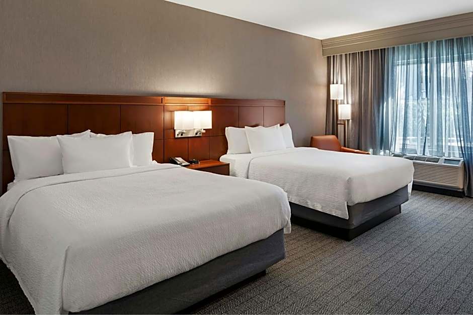 Courtyard by Marriott Long Beach Airport