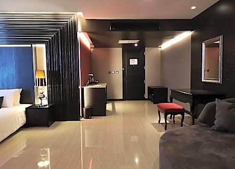Corner Suite