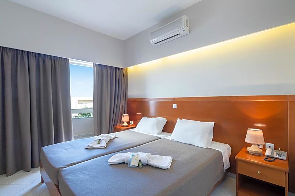 Hiona Holiday Hotel