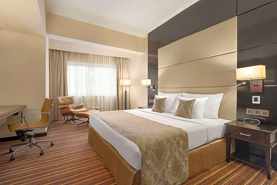 Photo 1 of 2 of Executive 1 King Bed Suite