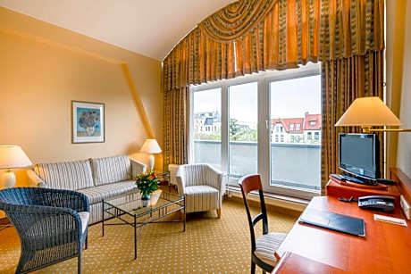 Double Suite with Separate Living Area