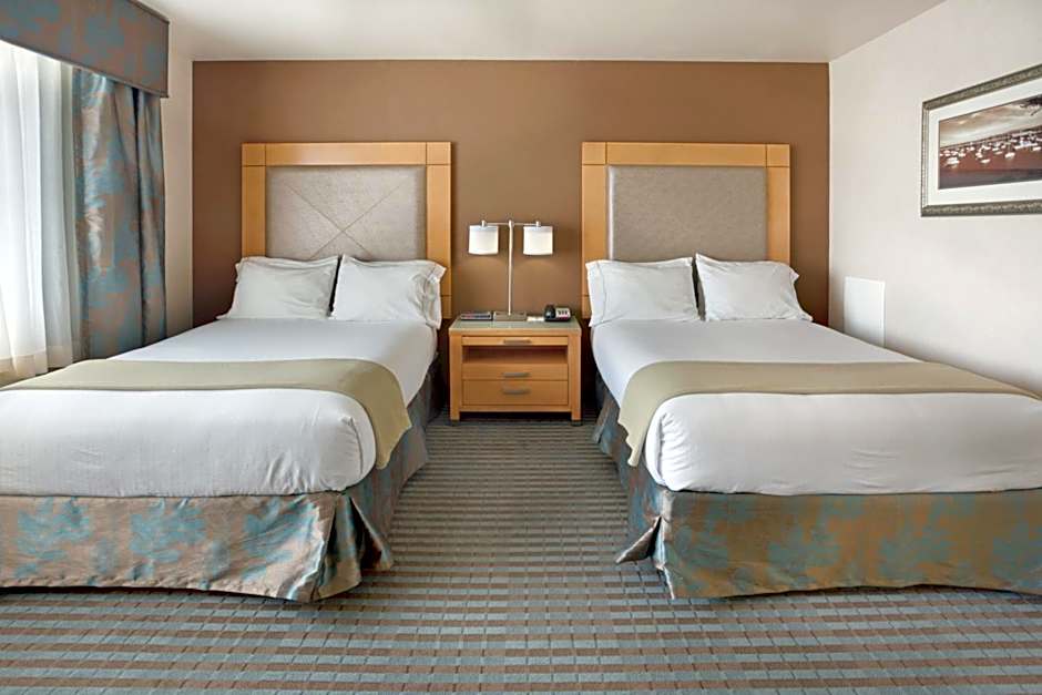 Holiday Inn Express Monterey - Cannery Row By IHG