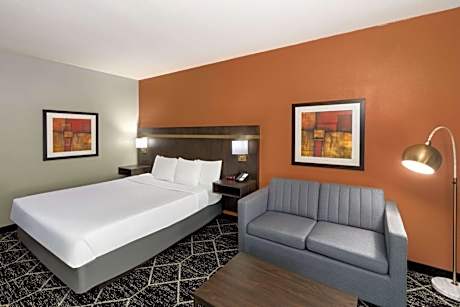 Deluxe King Room - Non-Smoking