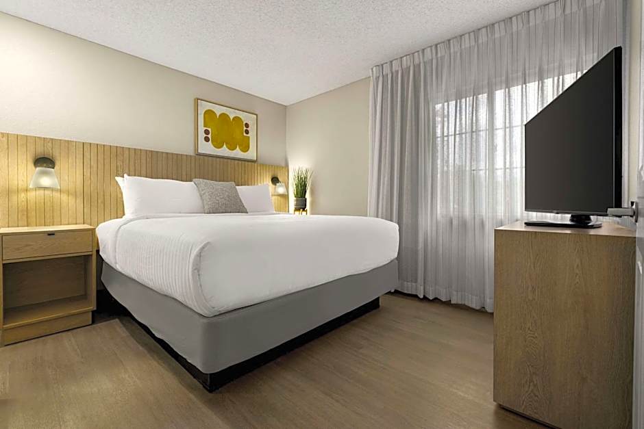 Sonesta Simply Suites Irvine East Foothill