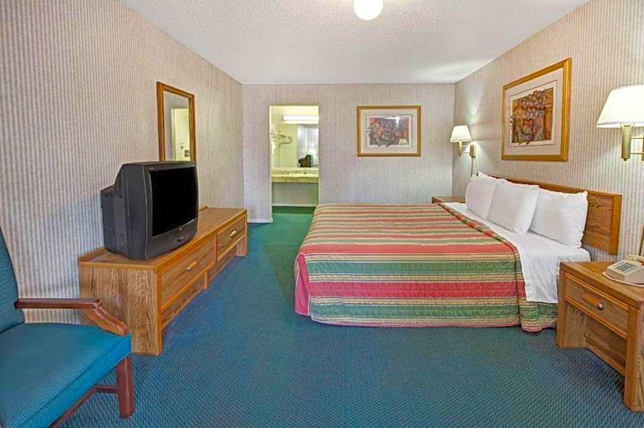 Knights Inn South Houston