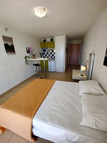 Studio with Terrace