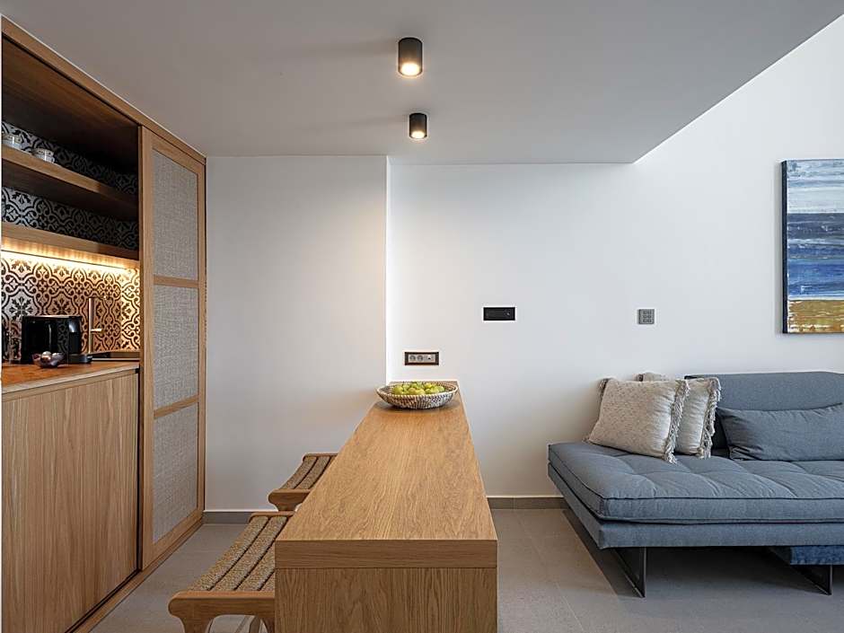 Calla Luxury Seafront Suites