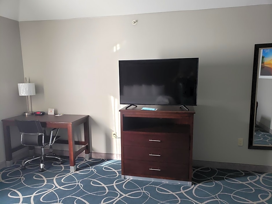 Days Inn & Suites by Wyndham Cleburne TX