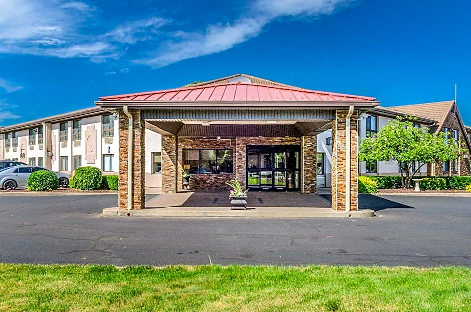 Comfort Inn & Suites West Springfield