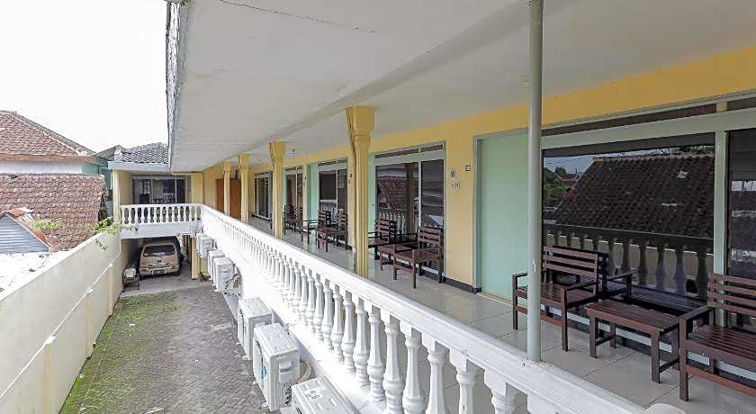 OYO 1289 Cbr Residence