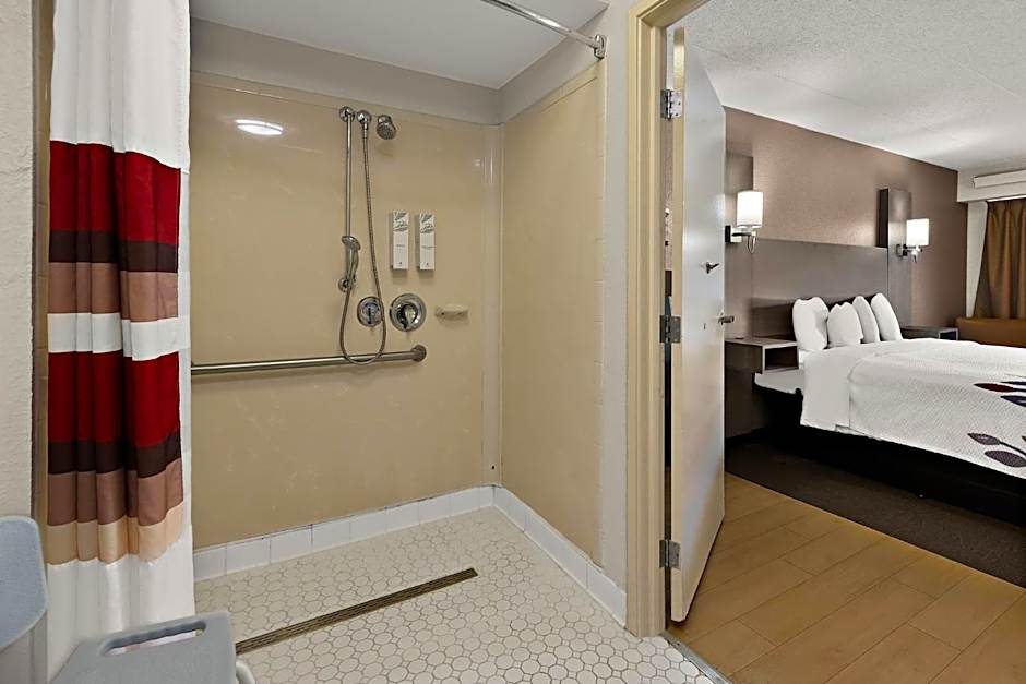 Red Roof Inn Cleveland - Westlake