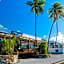 Nomads Airlie Beach Hotel