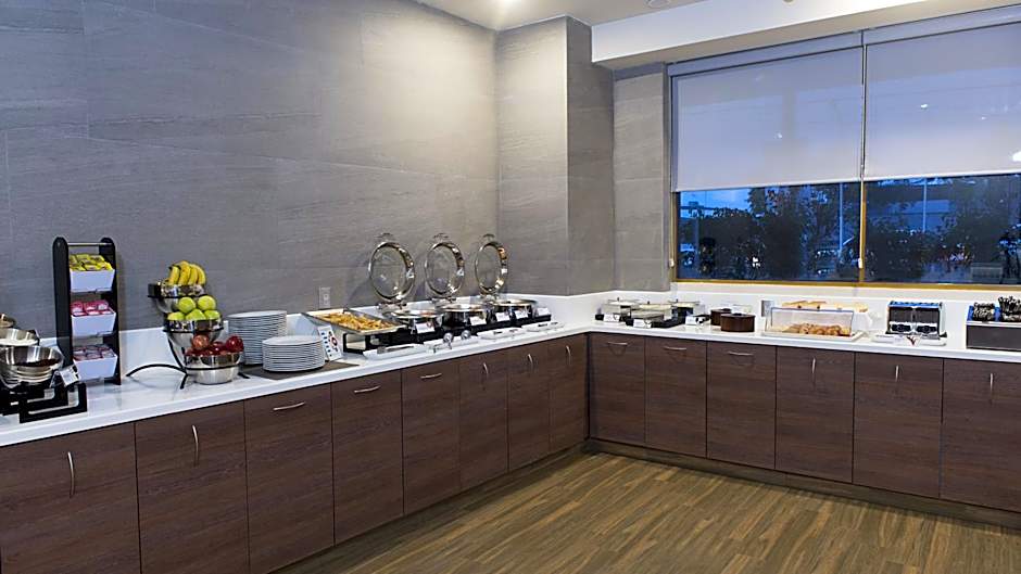Holiday Inn Express Mexico - Toreo By IHG