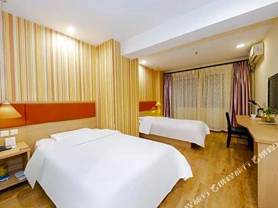 Home Inn (Ningbo Railway Station Daqingqiao Metro Station)