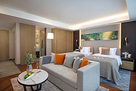 Studio Executive Twin