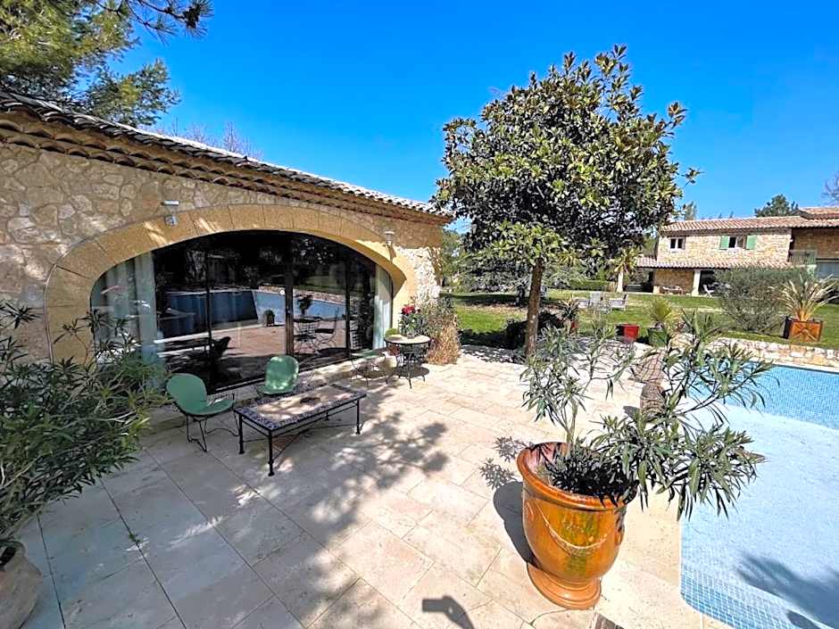 Mas au C¿ur de La Provence & SPA