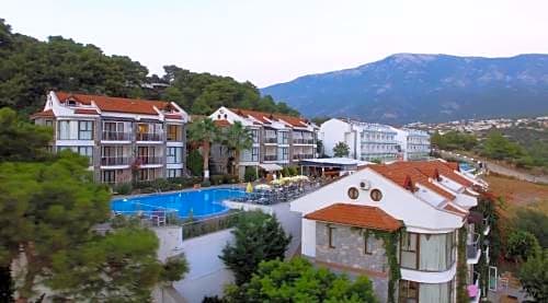 Golden Life Heights Deluxe Suite Hotel - Adult Only