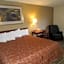 Super 8 by Wyndham Waldorf