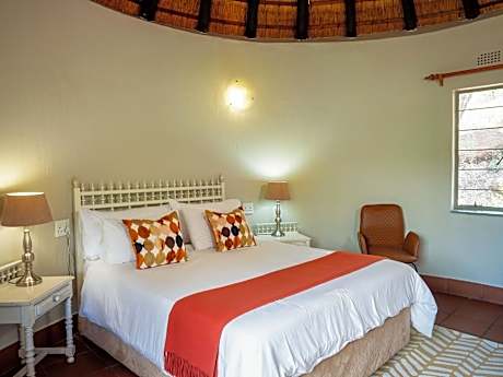 Family Chalet (1 Double Bed and 2 Twin Beds)