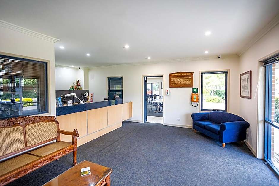Hawkesbury Race Club Motel