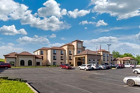 Comfort Inn & Suites Cooperstown / Milford