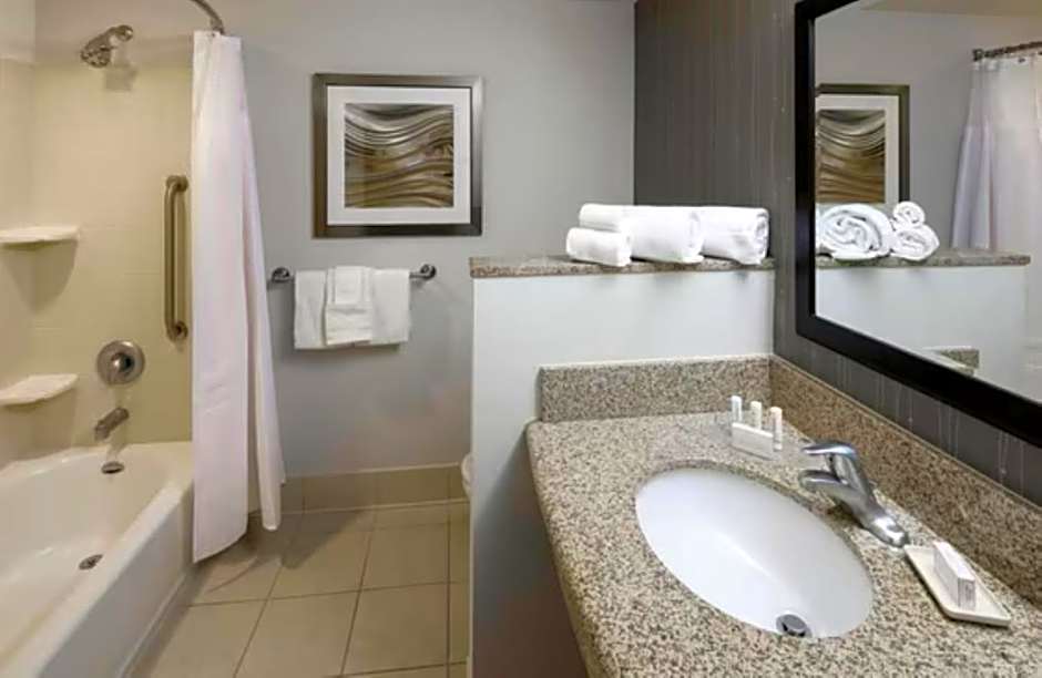 Courtyard by Marriott Bristol