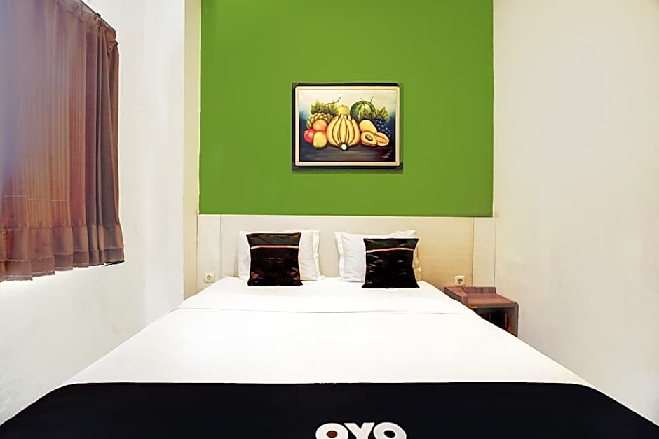 Hotel O Surabaya near Surabaya Town Square formerly Kupang Gunung Residence