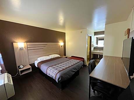 Queen Bed Non-Smoking